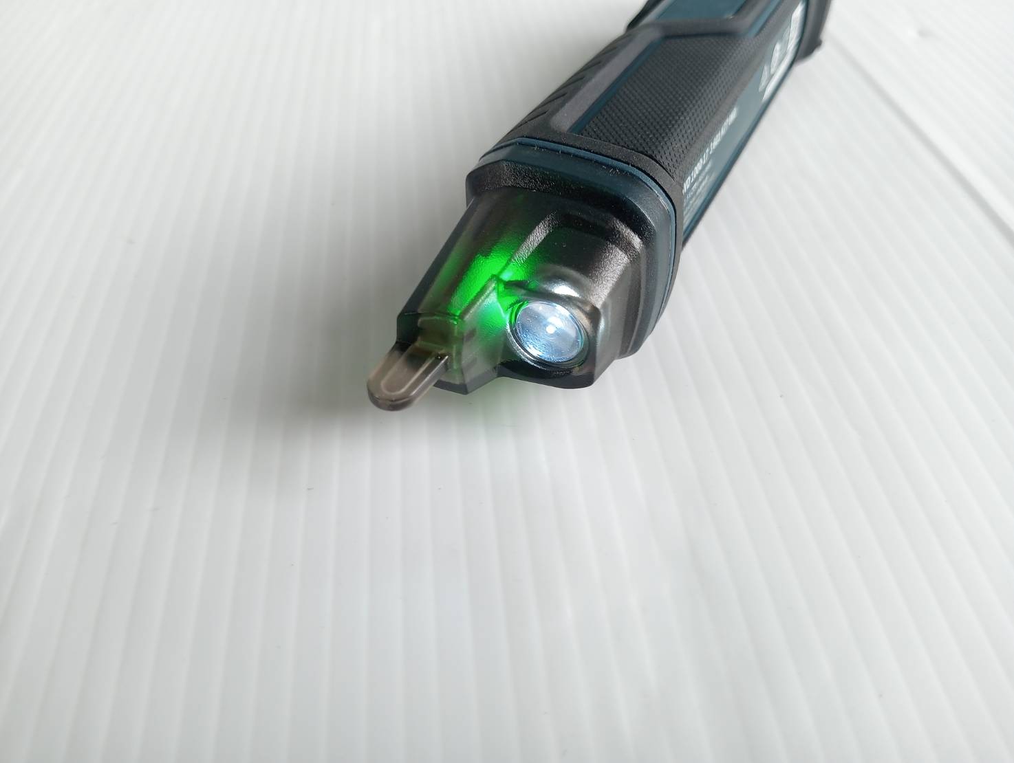 ปากกาวัดไฟ แบบไม่สัมผัส GVD1000-17 BOSCH