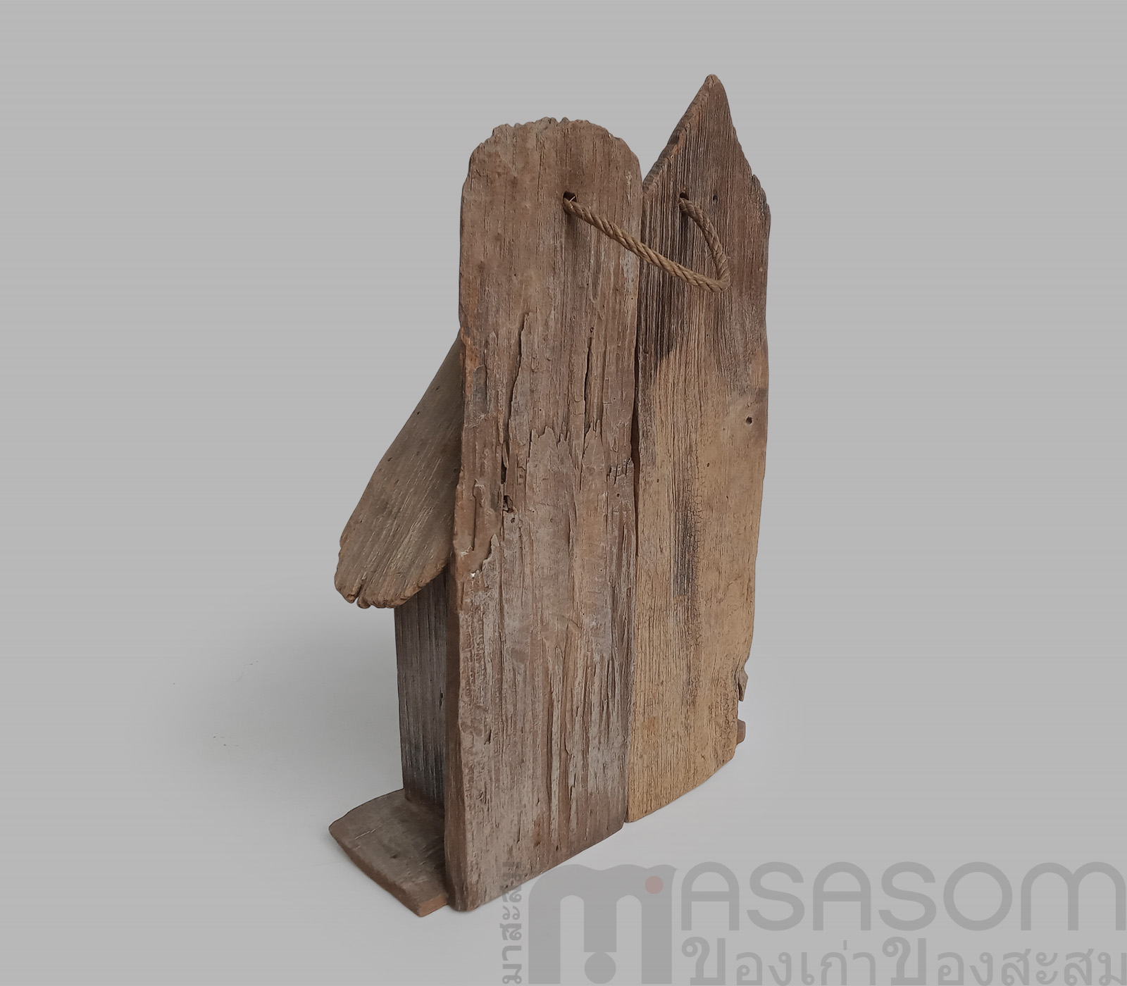 ตู้จดหมายไม้เก่า