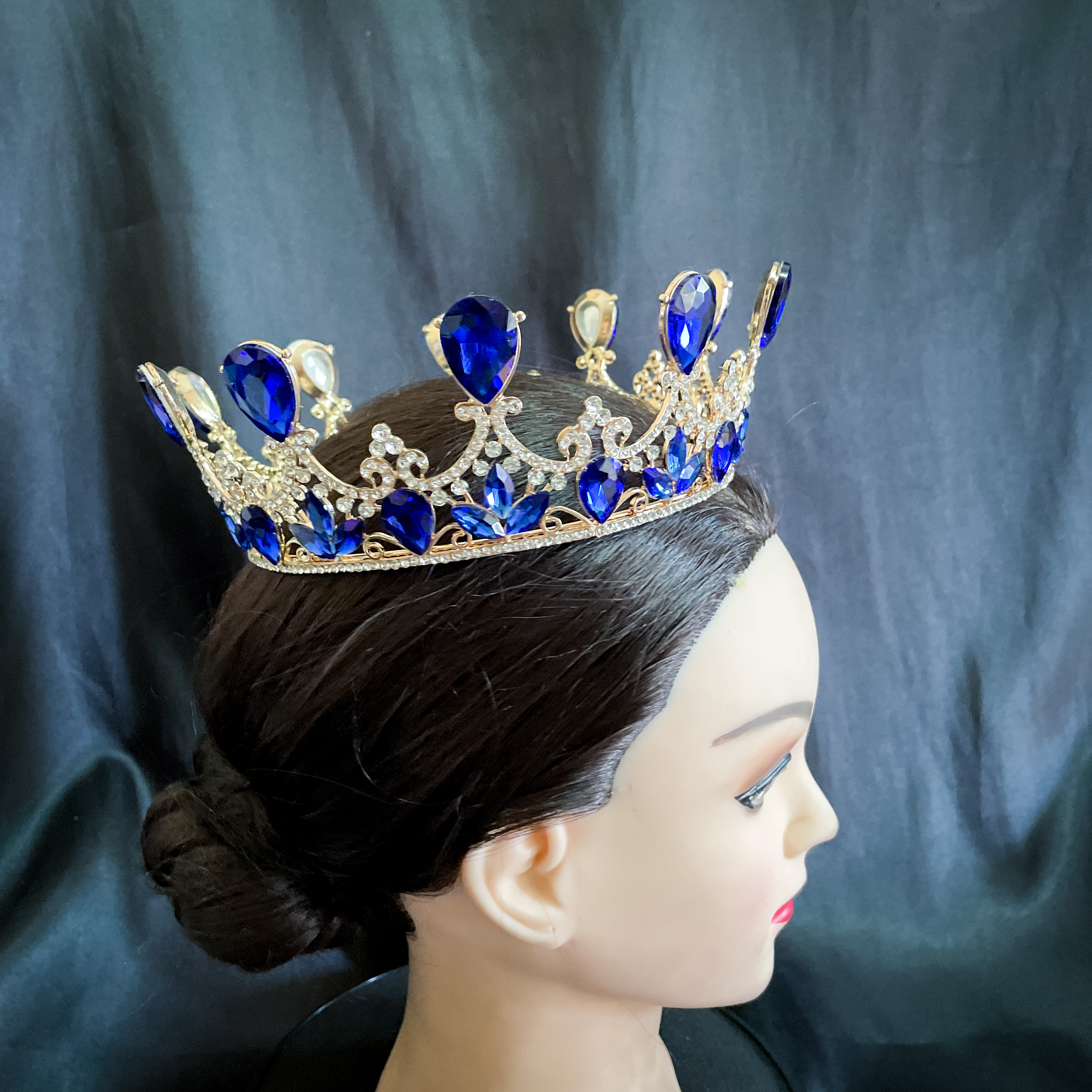 (พร้อมส่ง) มงกุฎ 039 สีน้ำเงิน มงกุฎนางงาม มงกุฎเจ้าหญิง งานสวย ปราณีต QCเพชรทุกเม็ด สินค้าพร้อมส่งจากไทย