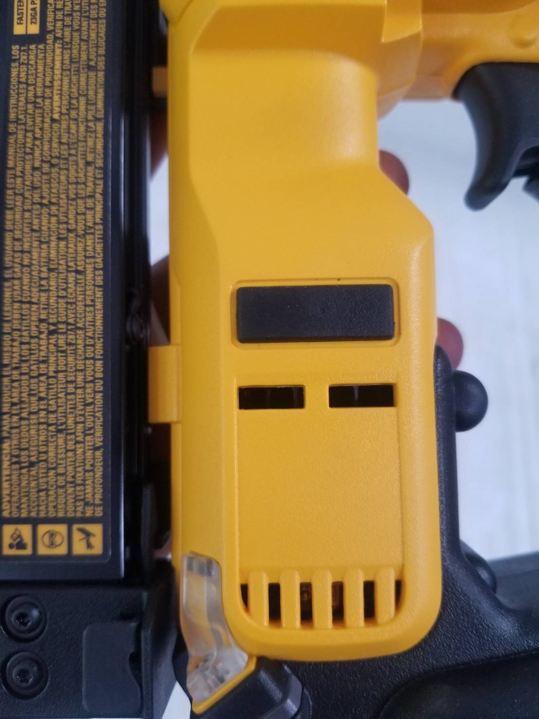 เครื่องยิงตะปู20V DCN623B DEWALT (ตะปูPIN)