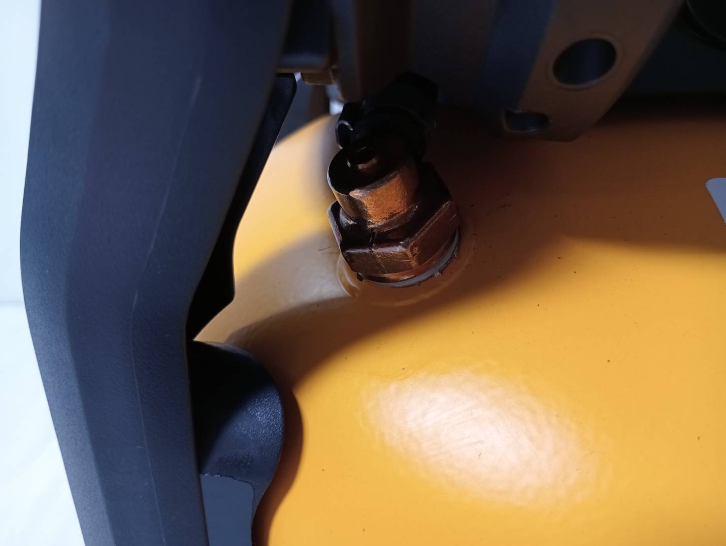 DEWALT รุ่น DCC1020N-KR ปั๊มลมไร้สายไร้แปรงถ่าน 10 ลิตร 20V Max Flexvolt Advantage เฉพาะตัวเครื่อง