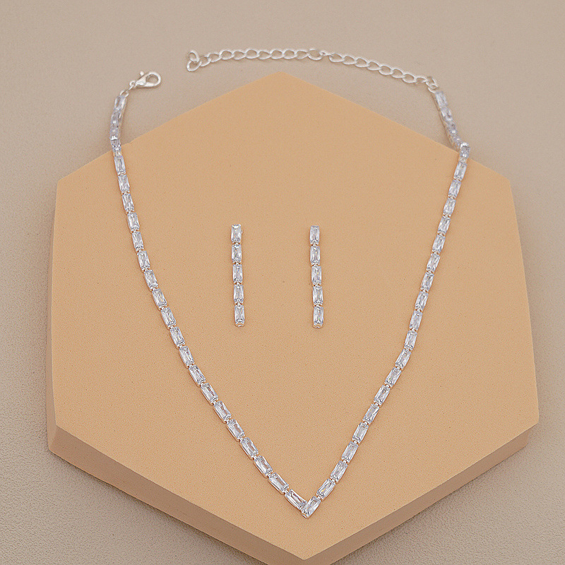 (พร้อมส่ง) สร้อยคอเพชร+ต่างหูแบบเข็ม 010 สร้อยคอเจ้าสาว สร้อยคอใส่ออกงาน สวยหรูดูแพง