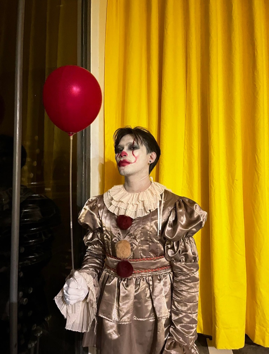 ชุดตัวตลกผี