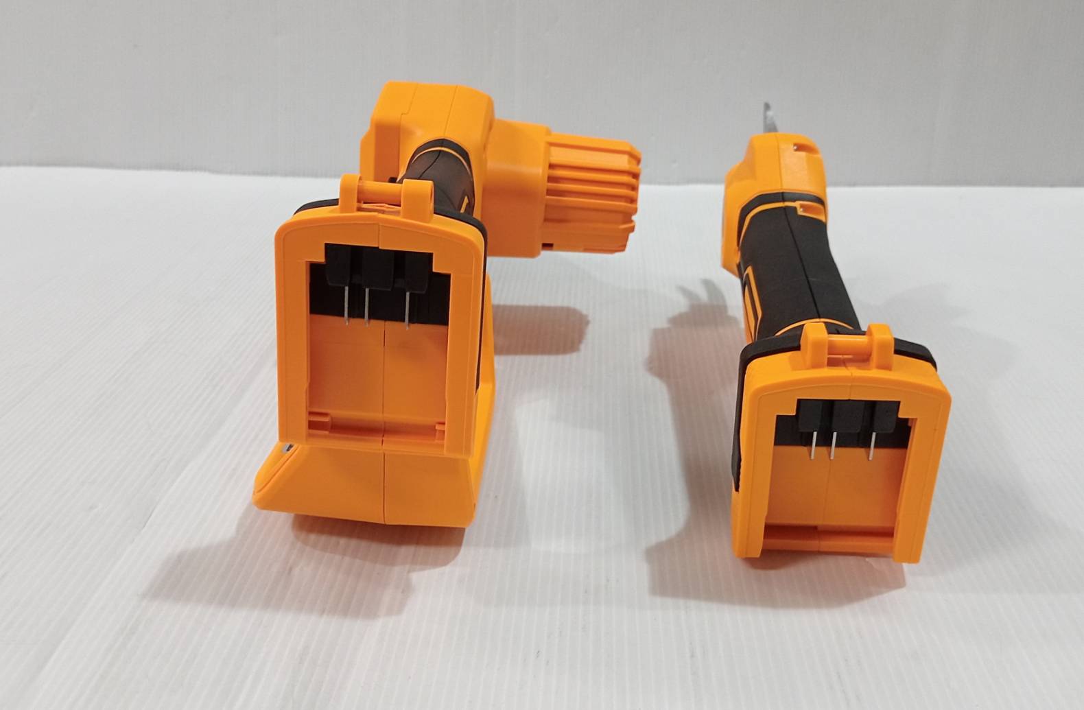 INGCO ชุดคอมโบ้เลื่อยโซ่5" + กรรไกรตัดกิ่ง 20V COSLI23065 ครบชุดพร้อมแบต แท่นชาร์จ