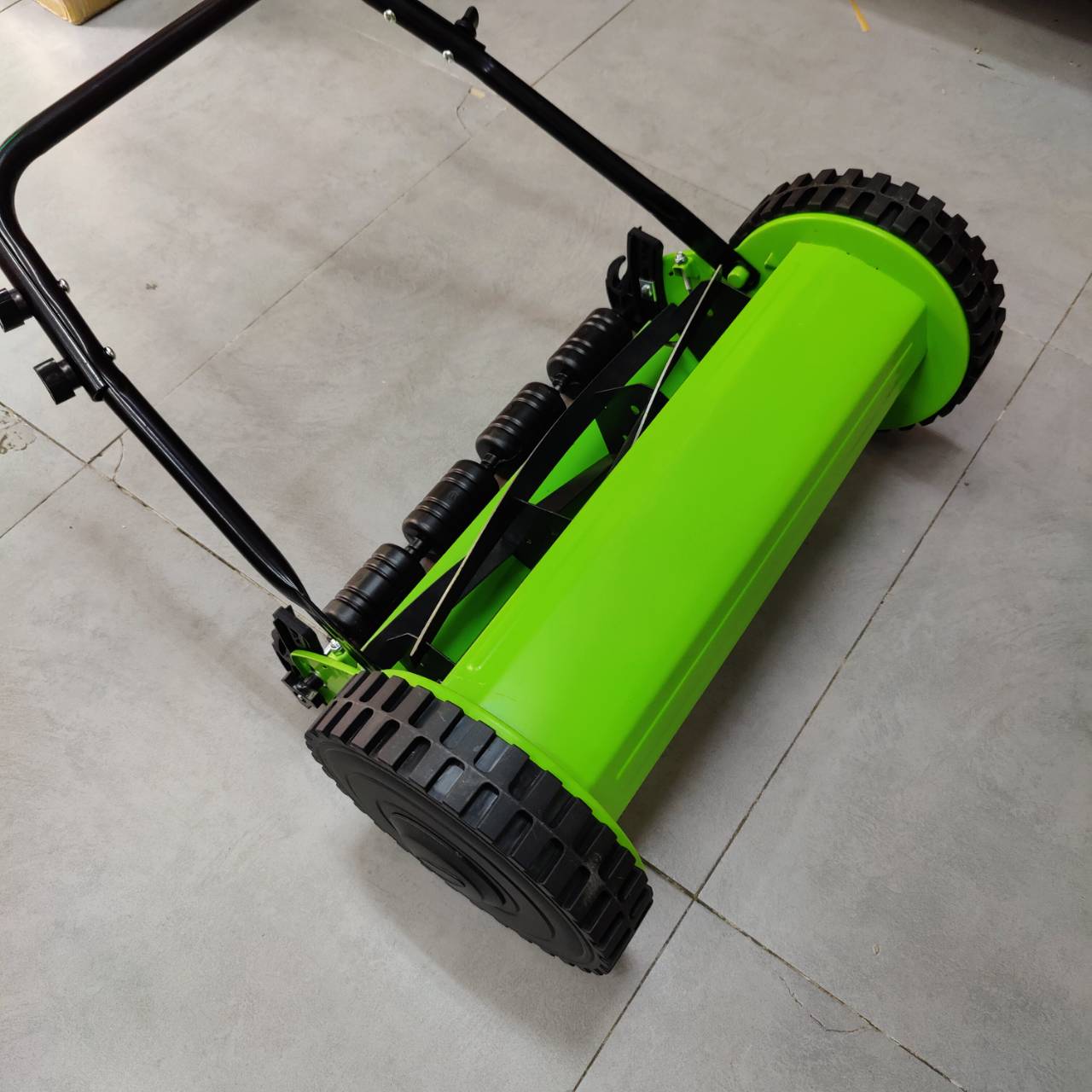 รถเข็นตัดหญ้าชนิดใช้แรงคน GRASSER54