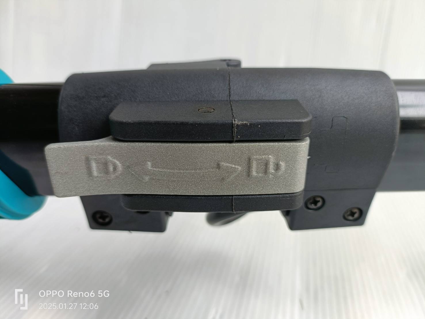 Total เครื่องขัดผนังปูนและฝ้า กำลัง 1050W รุ่น TWS10501