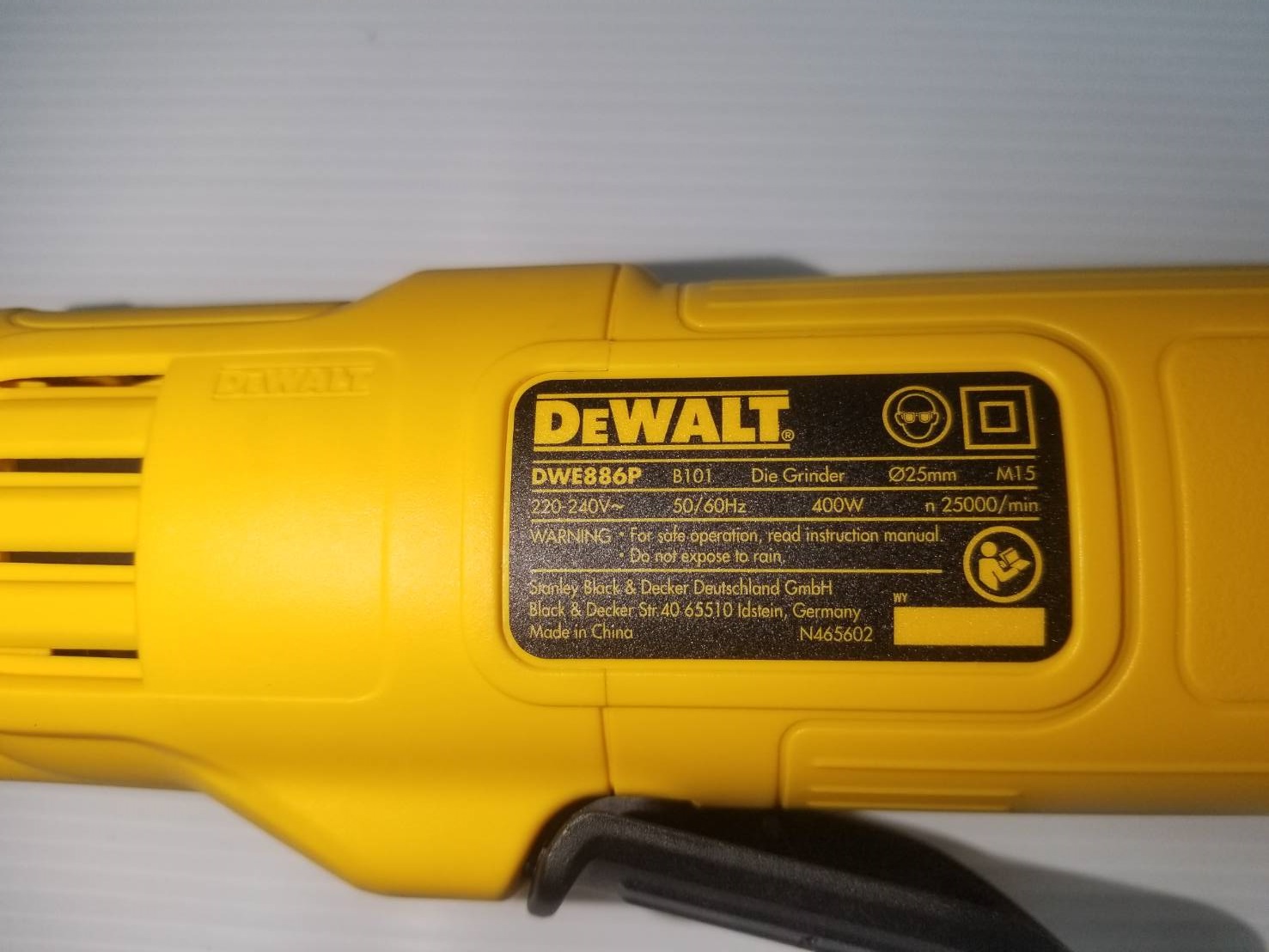 หินเจียรคอตรง DWE886P DEWALT