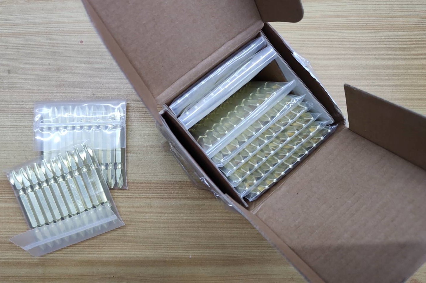 ดอกไขควงPH2x65 สีทอง BOSCH 2608522372 กล่อง 100 ดอก