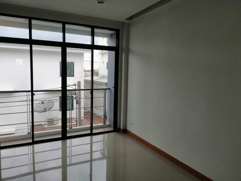 🚩H967 ขายถูกสุดในย่านนี้ ทาวน์โฮม 3ชั้น 17ตร.วา อยู่ถนนปทุมธานี-สายใน เยื้องโรงงานเป๊ปซี่ สภาพใหม่ ทำเลดี 4นอน 3น้ำ ต่อเติมแล้ว พร้อมอยู่