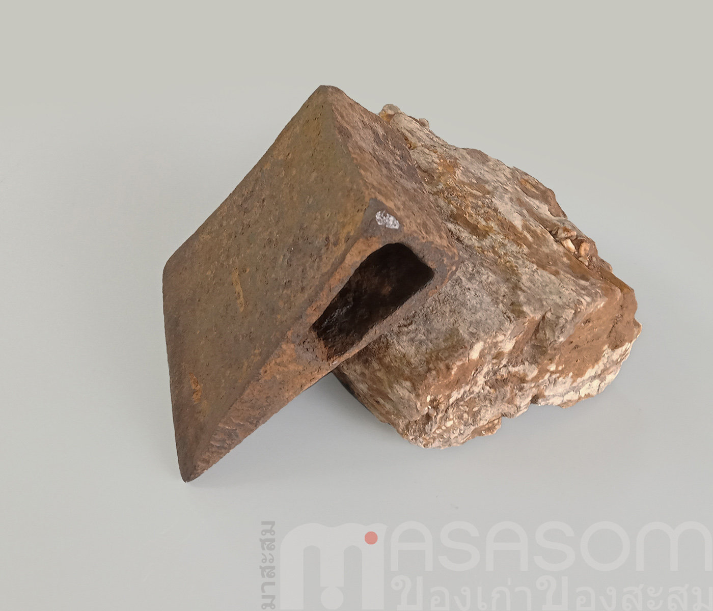 ขวานเหล็กโบราณ