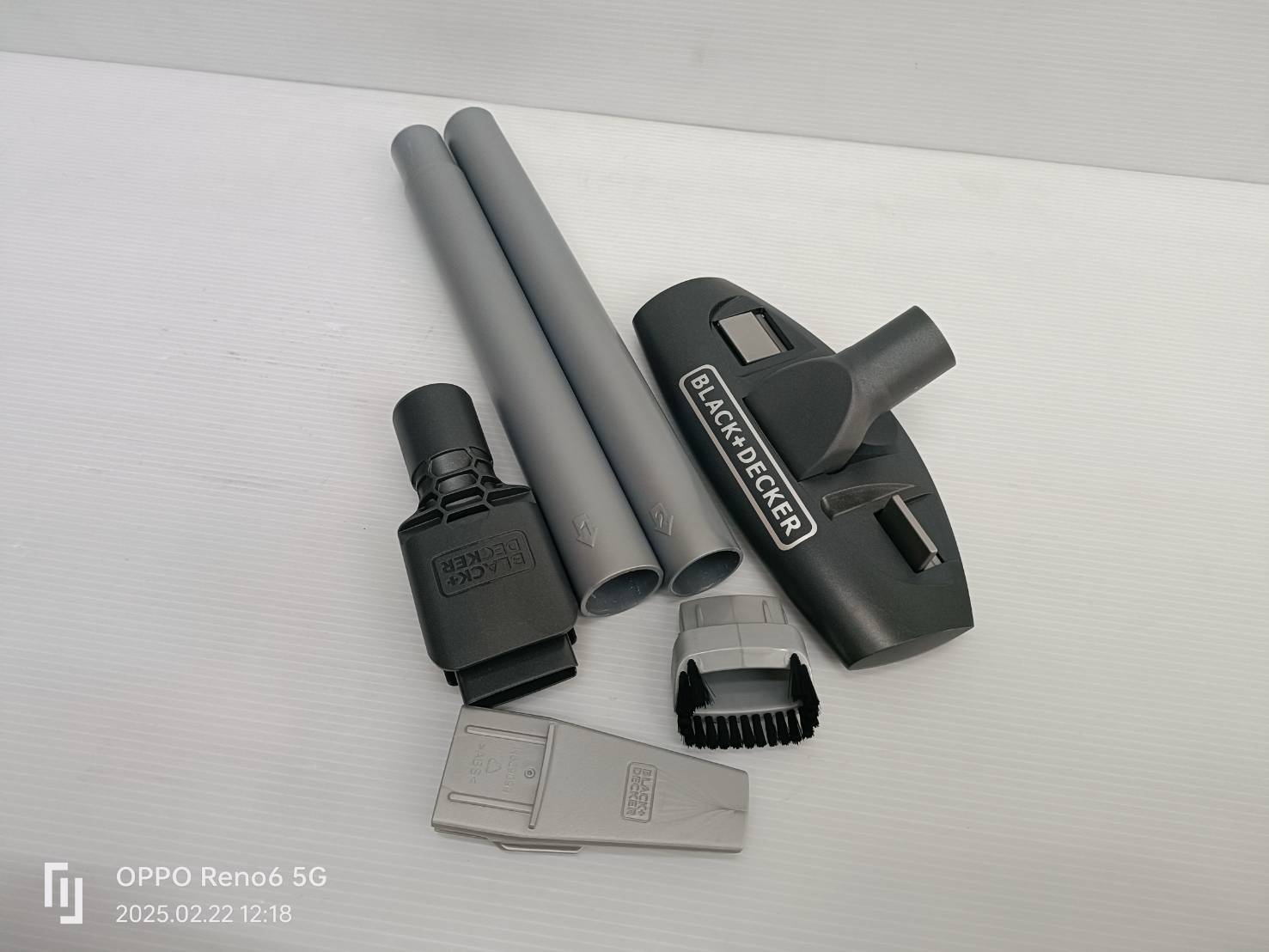 เครื่องดูดฝุ่นมือถือไร้สาย 20V BCHV001D1E-B1 BLACK&DECKER