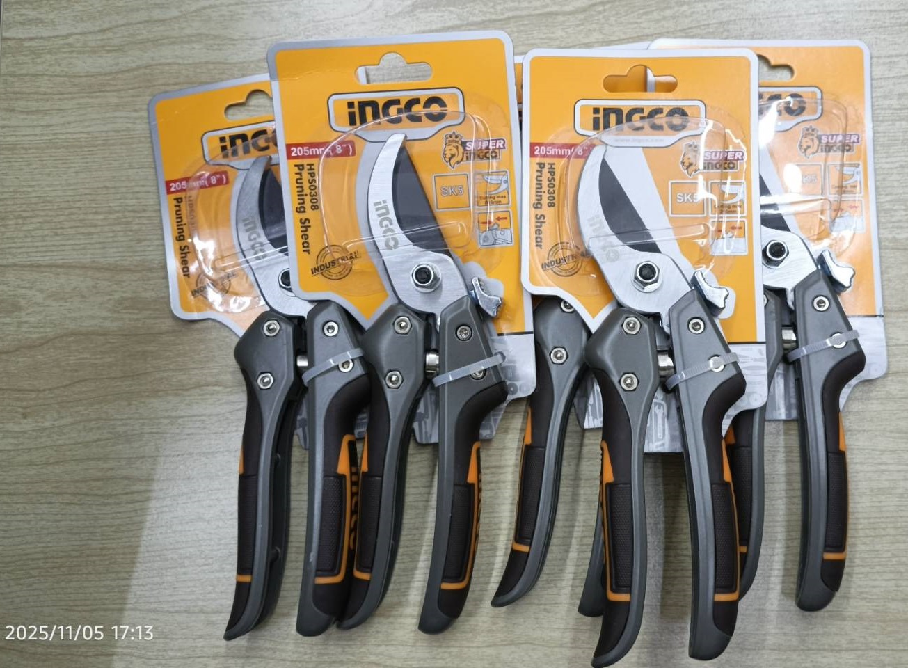 INGCO HPS0308 กรรไกรแต่งกิ่ง 8 นิ้ว