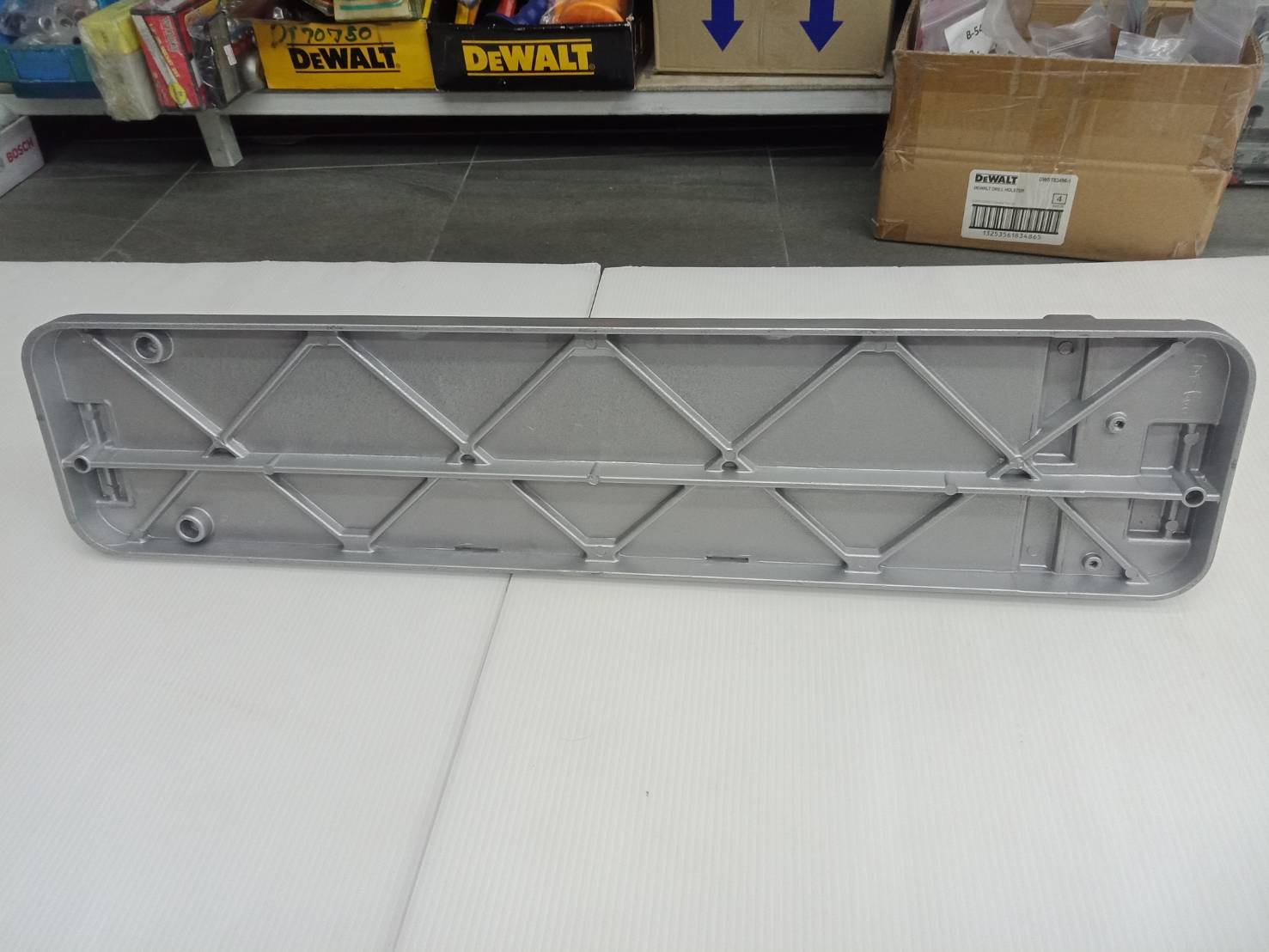 แท่นตัดกระเบื้อง ตราฉลาม 610mm. (24")