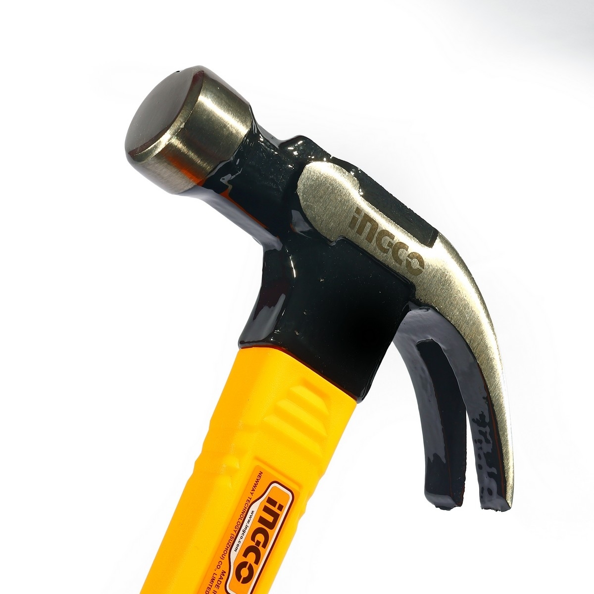 INGCO ค้อนหงอนด้ามไฟเบอร์ 16oz หัวค้อนมีแม่เหล็กจับตะปู รุ่น HCH81016