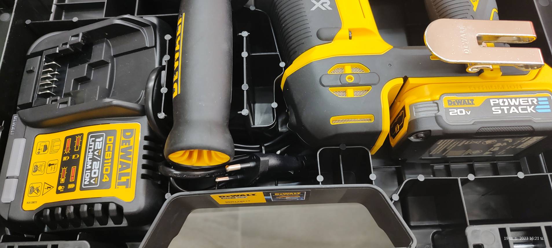 สว่านโรตารี่20V พร้อมแบตเตอรี่ Powerstack DCH172E1T DEWALT