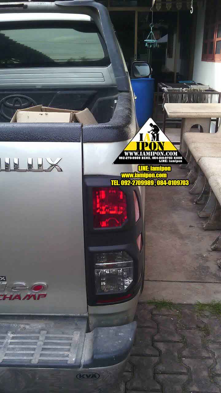 TRAIL LAMP COVER TOYOTA VIGO CHAMP ครอบไฟท้ายดำด้านวีโก้แชมป์