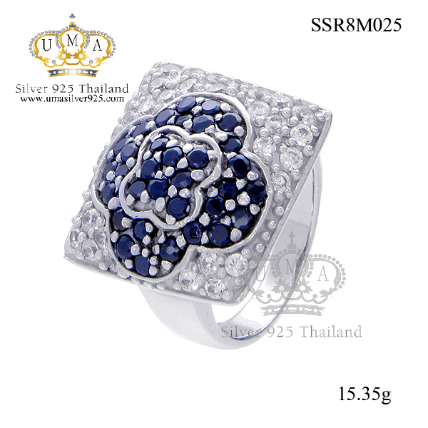 แหวนเงิน ประดับเพชร CZ แหวนดอกไม้ทรงสี่เหลี่ยม สวย เก๋ และมีสไตล์ ระยิบระยับมาก เรียกว่าขยับนิ้วที่นี่แสบตาเลยล่ะค่ะ