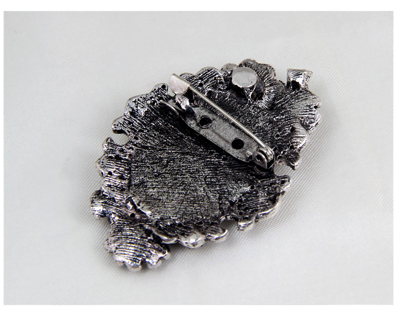 (พร้อมส่ง) เข็มกลัด 069