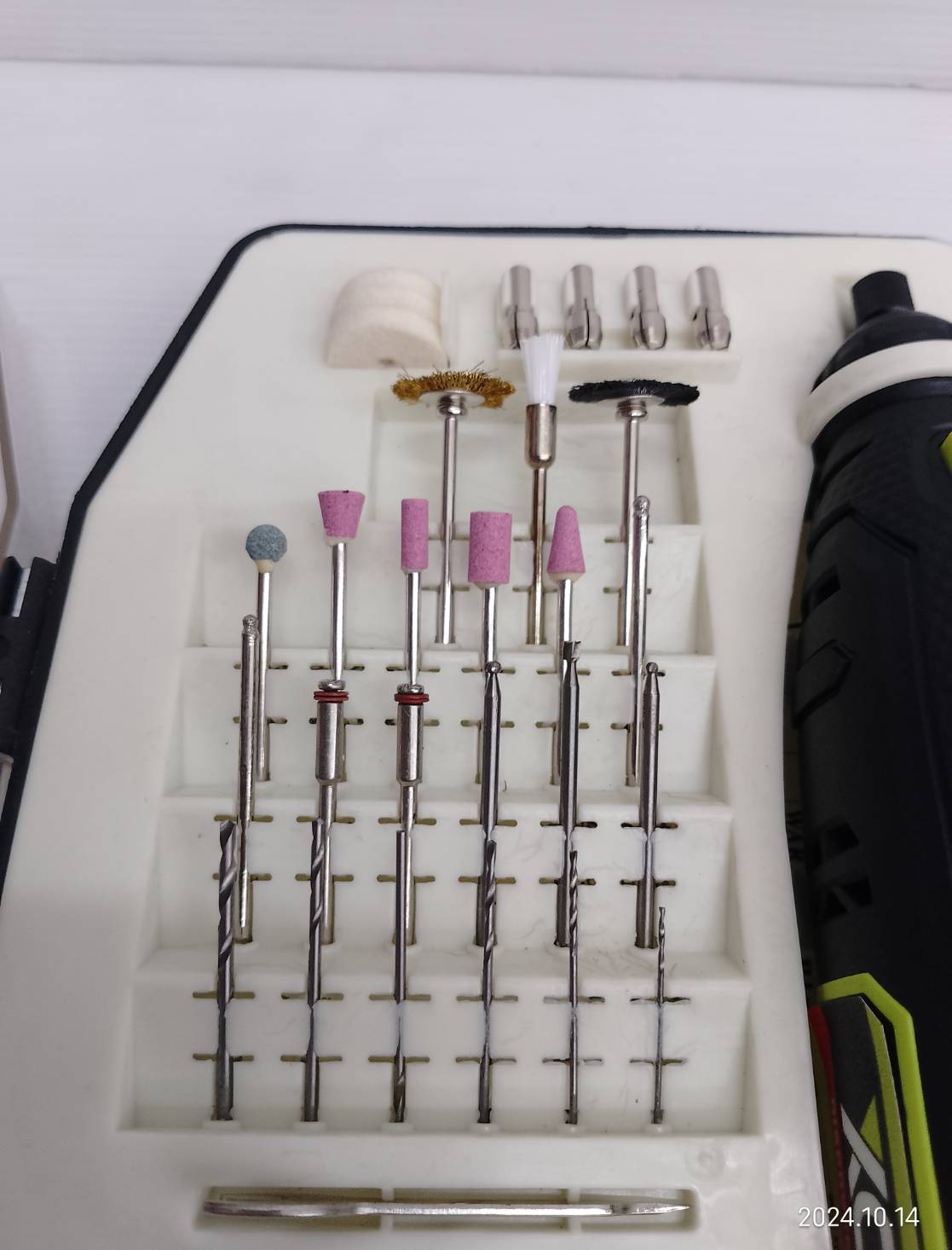 XCORT เครื่องเจียร์สายอ่อนไร้สาย XDC12-050KIT แบตลิเธียม 12V (1 ก้อน) ปรับระดับได้ พร้อมใบเจียร์ ใบขัด