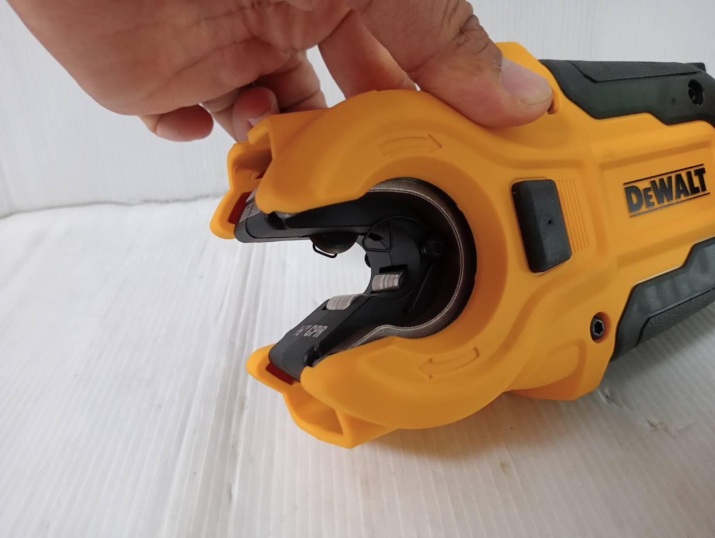 DEWALT อุปกรณ์เสริมสำหรับแปลงเป็นเครื่องตัดท่อทองแดง DWACPRIR