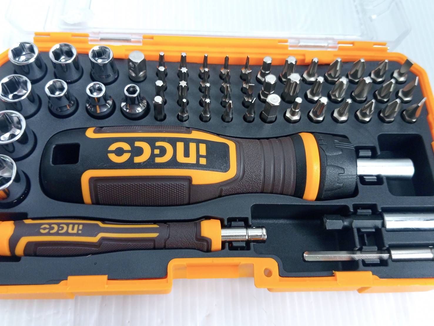 INGCO ชุดดอกไขควง 55 ชิ้น พร้อมด้ามจับ 2 แบบ HKSDB0558