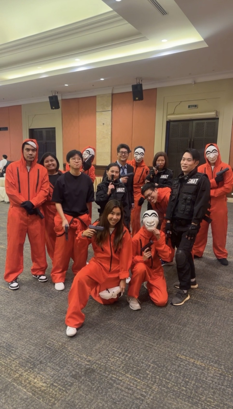 ชุดทรชนคนปล้นโลก / money heist / money heist korea