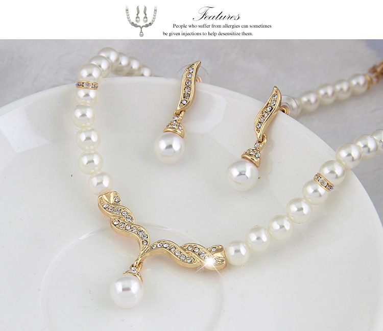 (พร้อมส่ง) สร้อยคอไข่มุก+ต่างหู 045