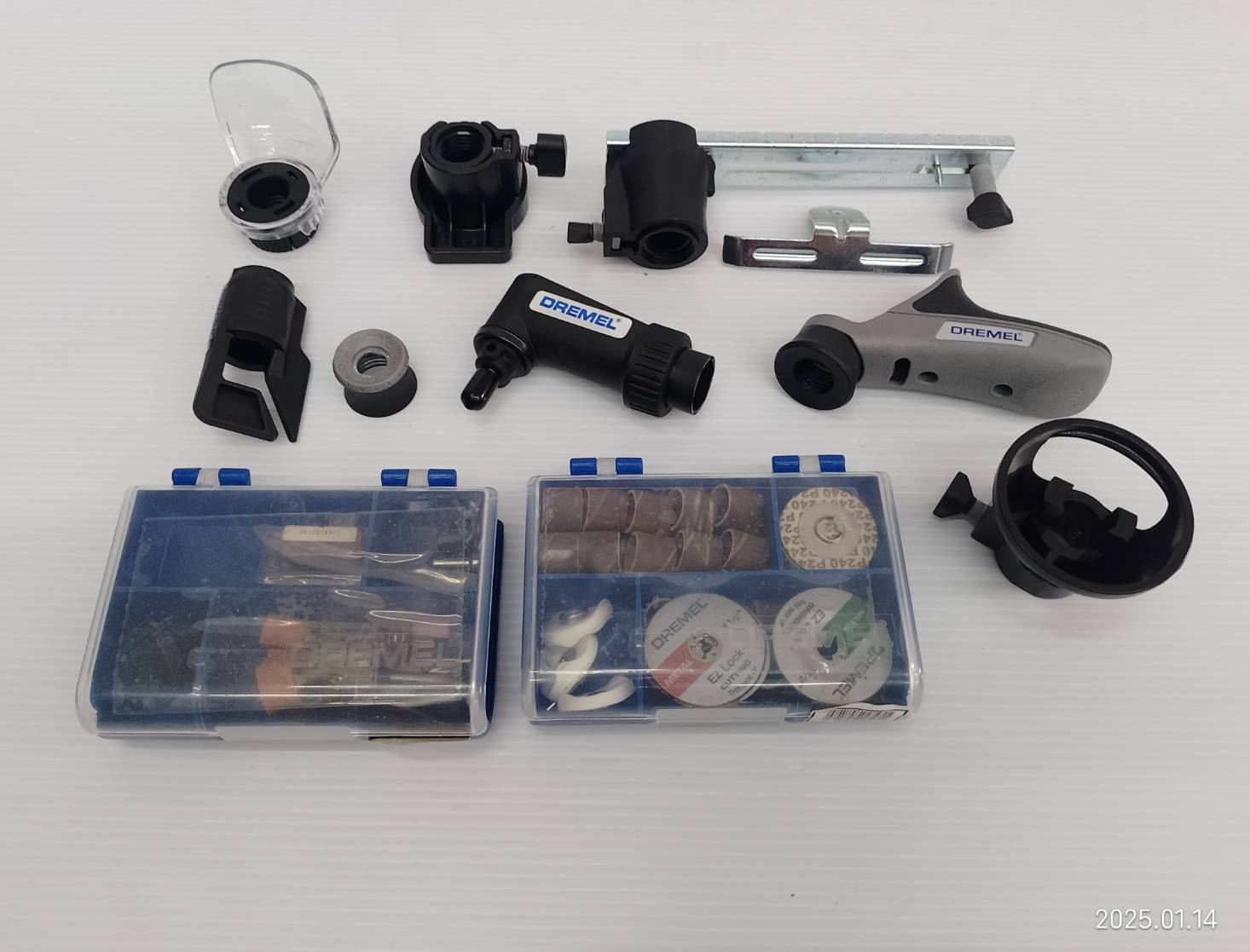 เครื่องเจียรมือ รุ่น 3000-8/64 พร้อมอุปกรณ์เสริม 64 ชิ้น DREMEL