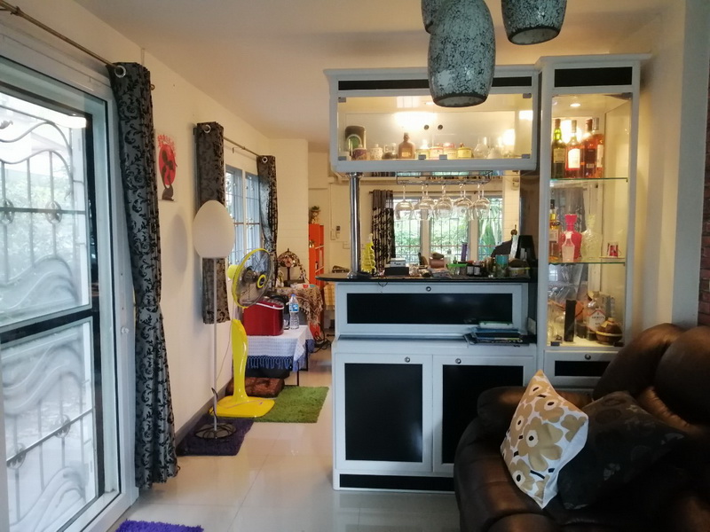 H1037 ขายบ้านเดี่ยว 50.7 ตร.วา หมู่บ้านเนเบอร์โฮม วัชรพล โครงการอยู่ติดถนนใหญ่ สุขาภิบาล5 ซอย82 ตกแต่งต่อเติมสวยมาก พร้อมอยู่