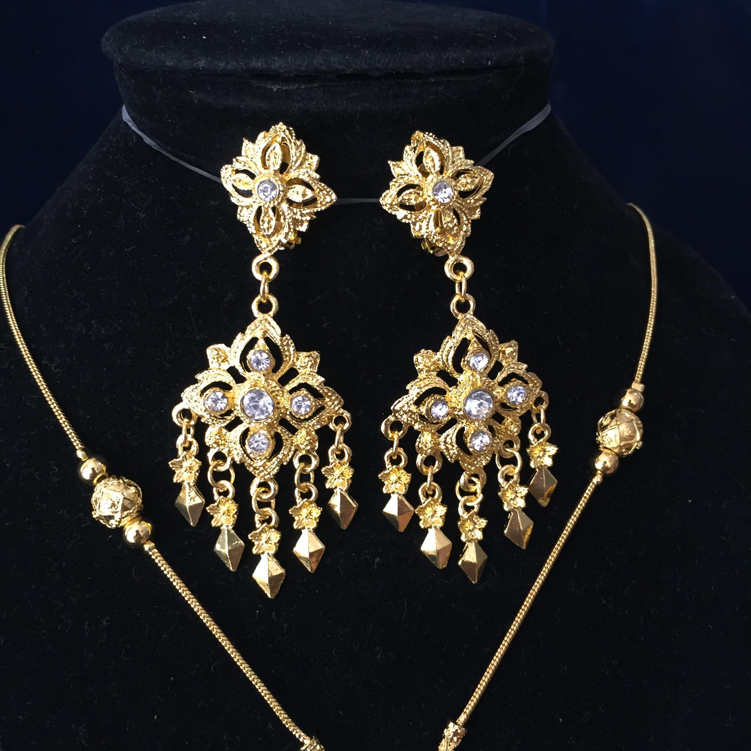 (พร้อมส่ง) เครื่องประดับไทยสร้อยคอ+ต่างหู 028