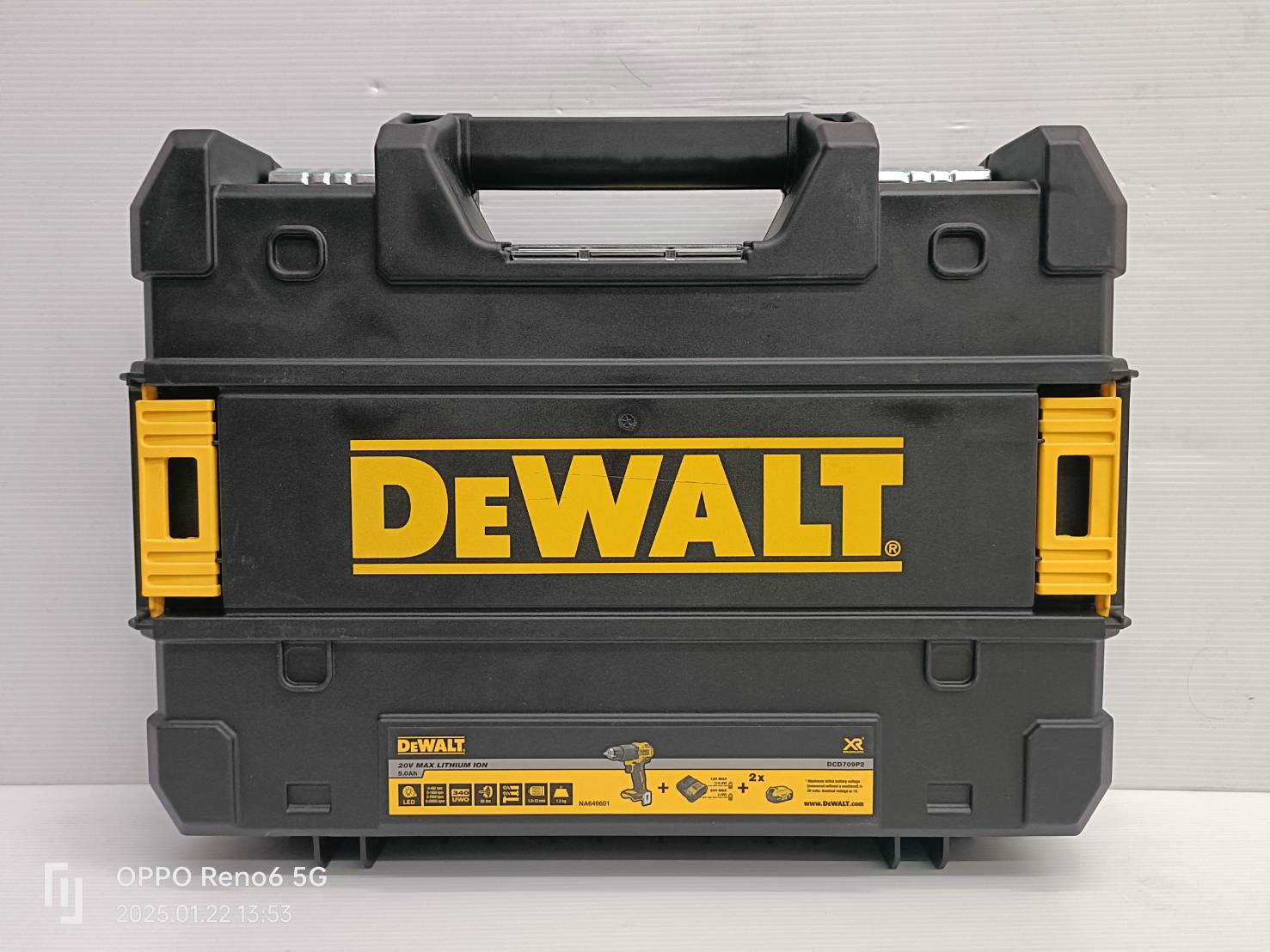 DEWALT สว่านกระแทกไร้สาย 20V DCD709P2T-B1