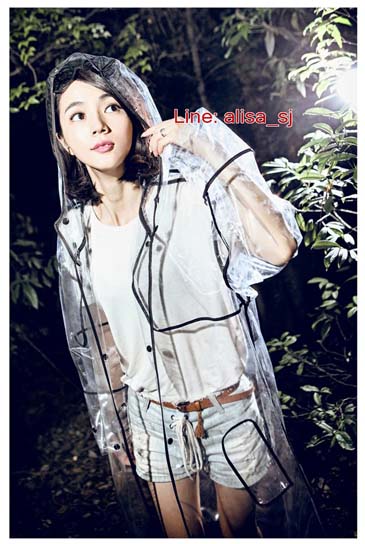 เสื้อกันฝน แบบใส แฟชั่น catwalk