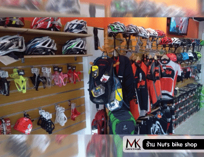 อุปกรณ์ตกแต่งร้านขายเสื้อผ้า อะคริลิค ราคาถูก