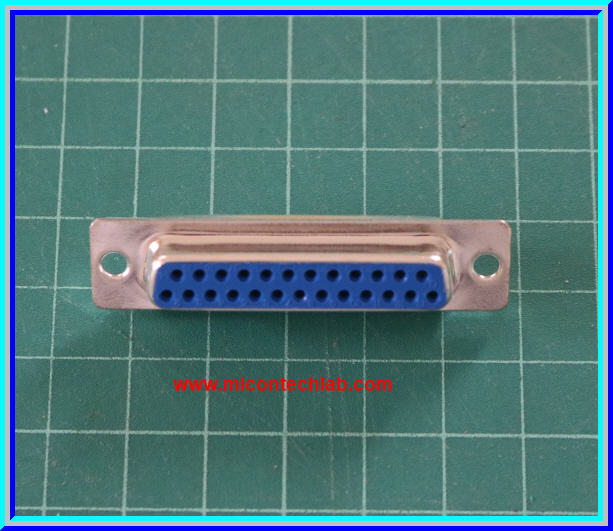 1x คอนเน็คเตอร์ DB 25 ตัวเมีย (Female DB25 D-Sub)