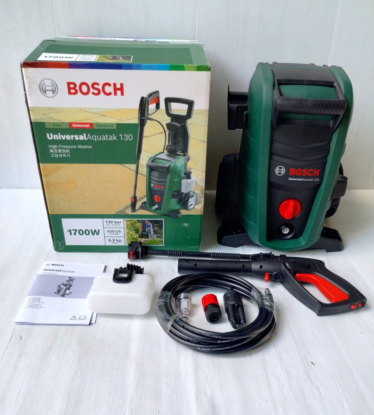 เครื่องฉีดน้ำแรงดันสูง Universal Aquatak130 BOSCH