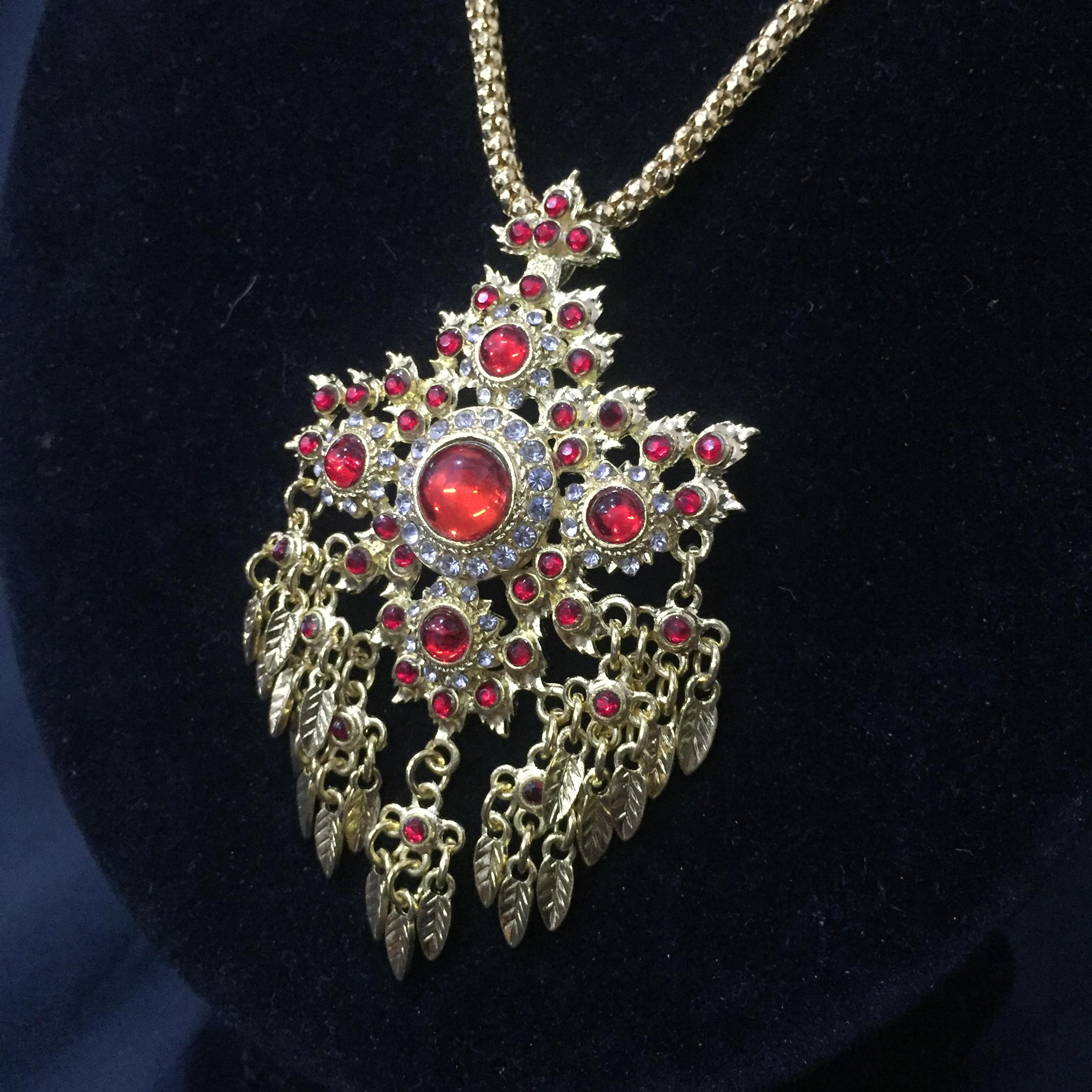 (พร้อมส่ง) เครื่องประดับไทยสร้อยคอ+ต่างหู 058 (หนีบ) สีแดง