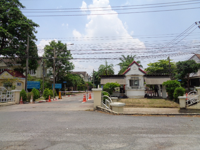 🚩 H1221 ขายทาวน์เฮ้าส์หลังริม 27.5 ตารางวา หมู่บ้านบุศรินทร์ รามอินทรา กม.9 ซอยพระยาสุเรนทร์40