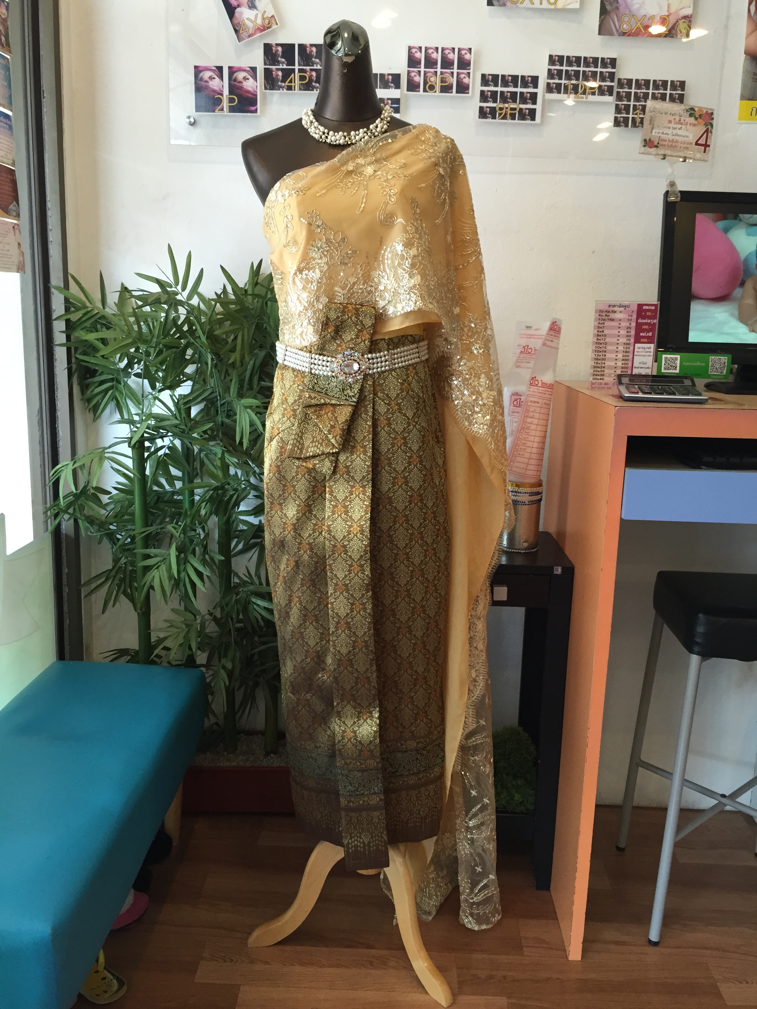 ชุดไทยพร้อมส่ง รหัส 001