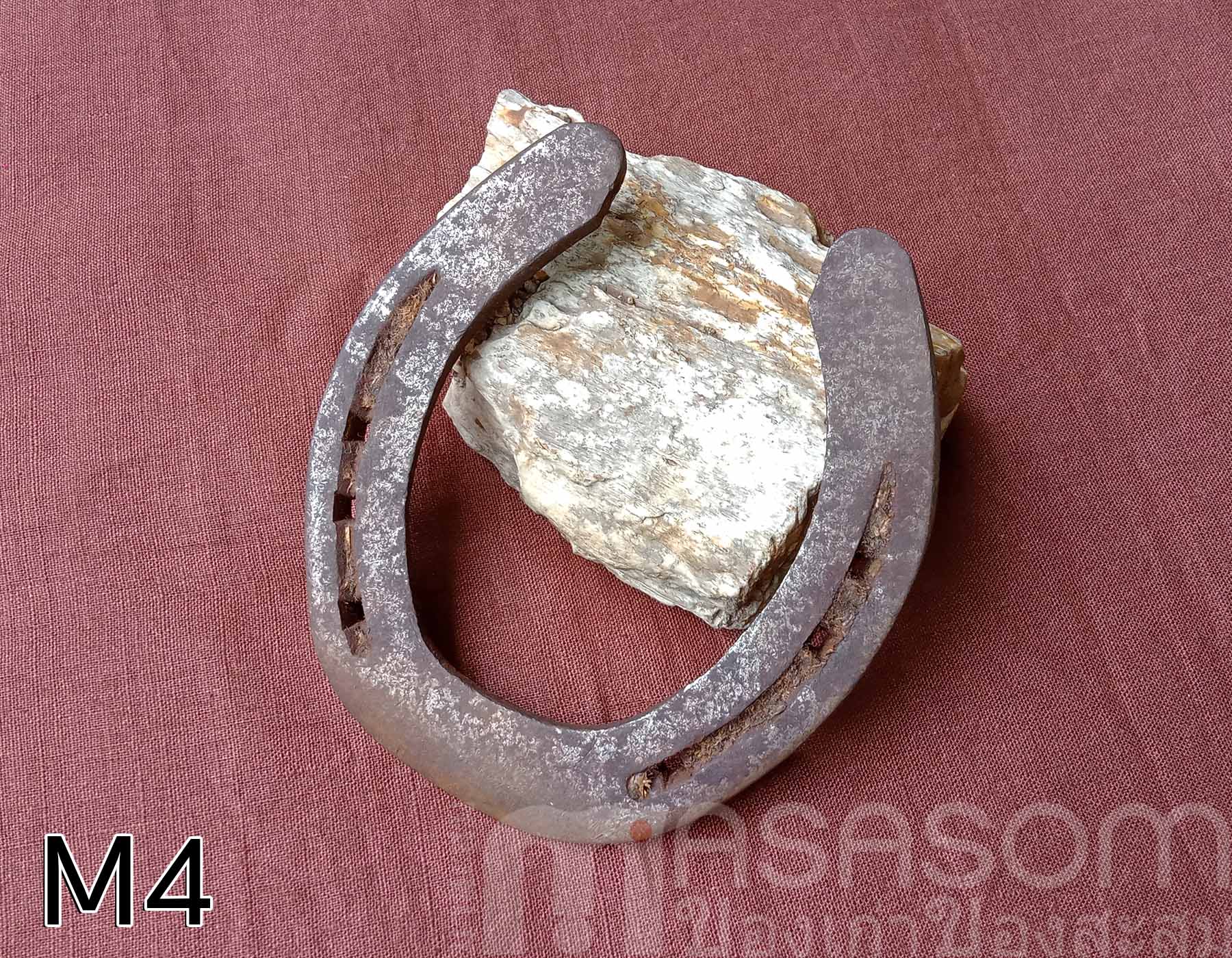 เกือกม้าเก่า วัตถุมงคลนำโชค