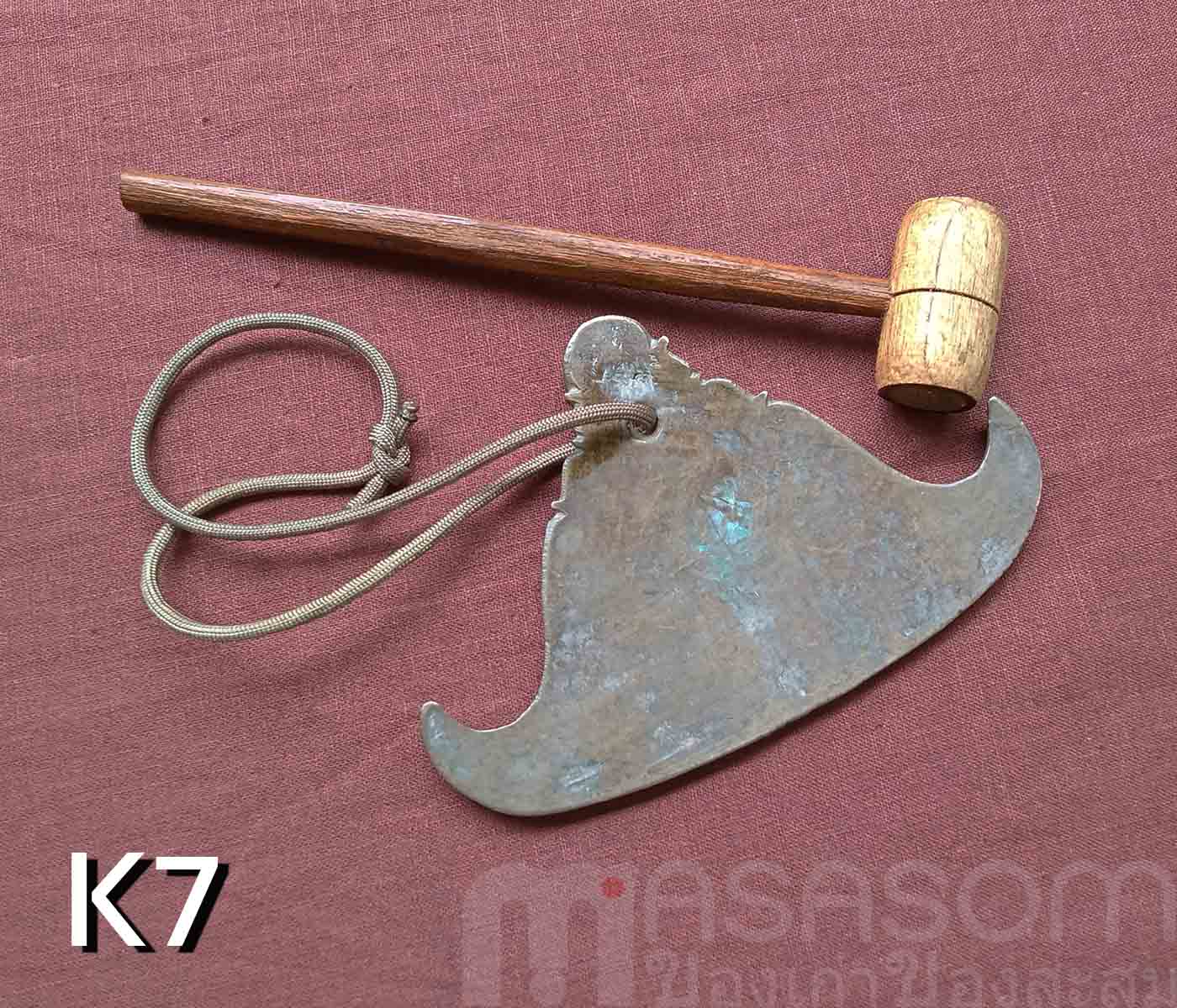 กังสดาลทองเหลืองเก่า