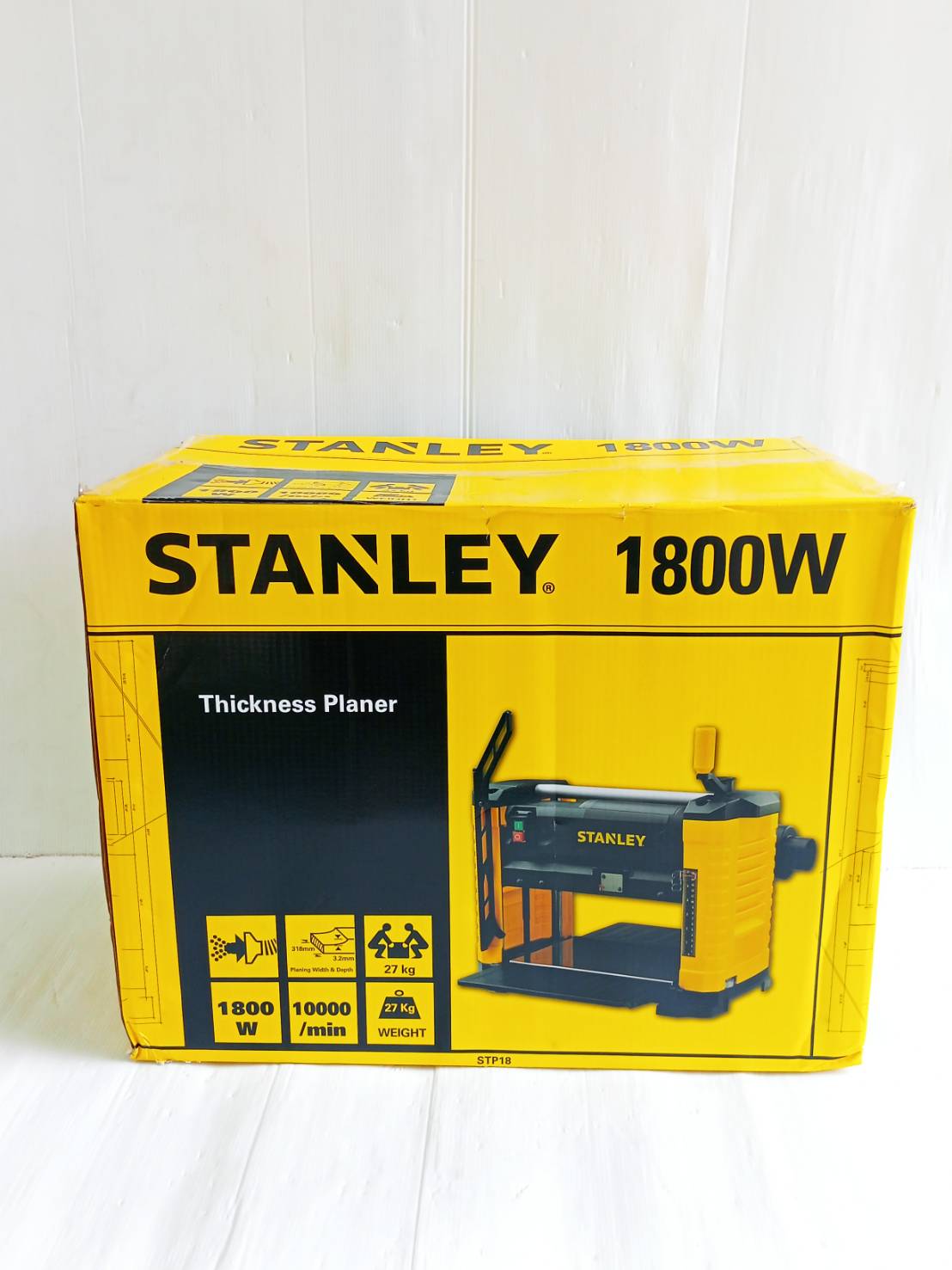 STANLEY เครื่องรีดไม้ไฟฟ้า 12 นิ้ว STP18-B1 (1800 วัตต์) รับประกันศูนย์ 2 ปี