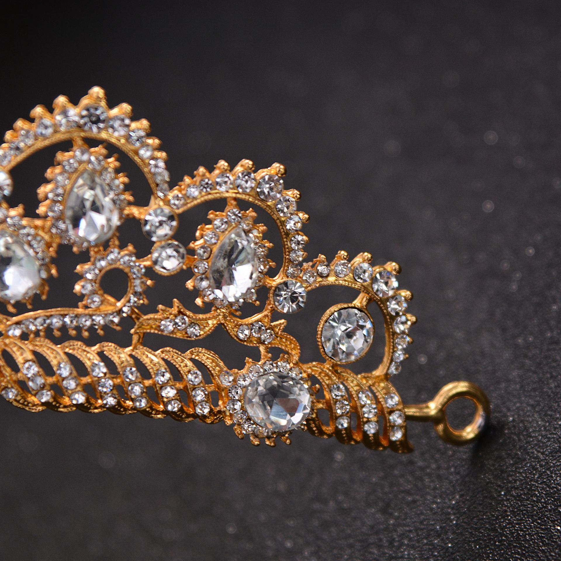 (พร้อมส่ง) เทียร่า 024 สีทอง มงกุฎนางงาม มงกุฎเจ้าหญิง งานสวย ปราณีต QCเพชรทุกเม็ด สินค้าพร้อมส่งจากไทย