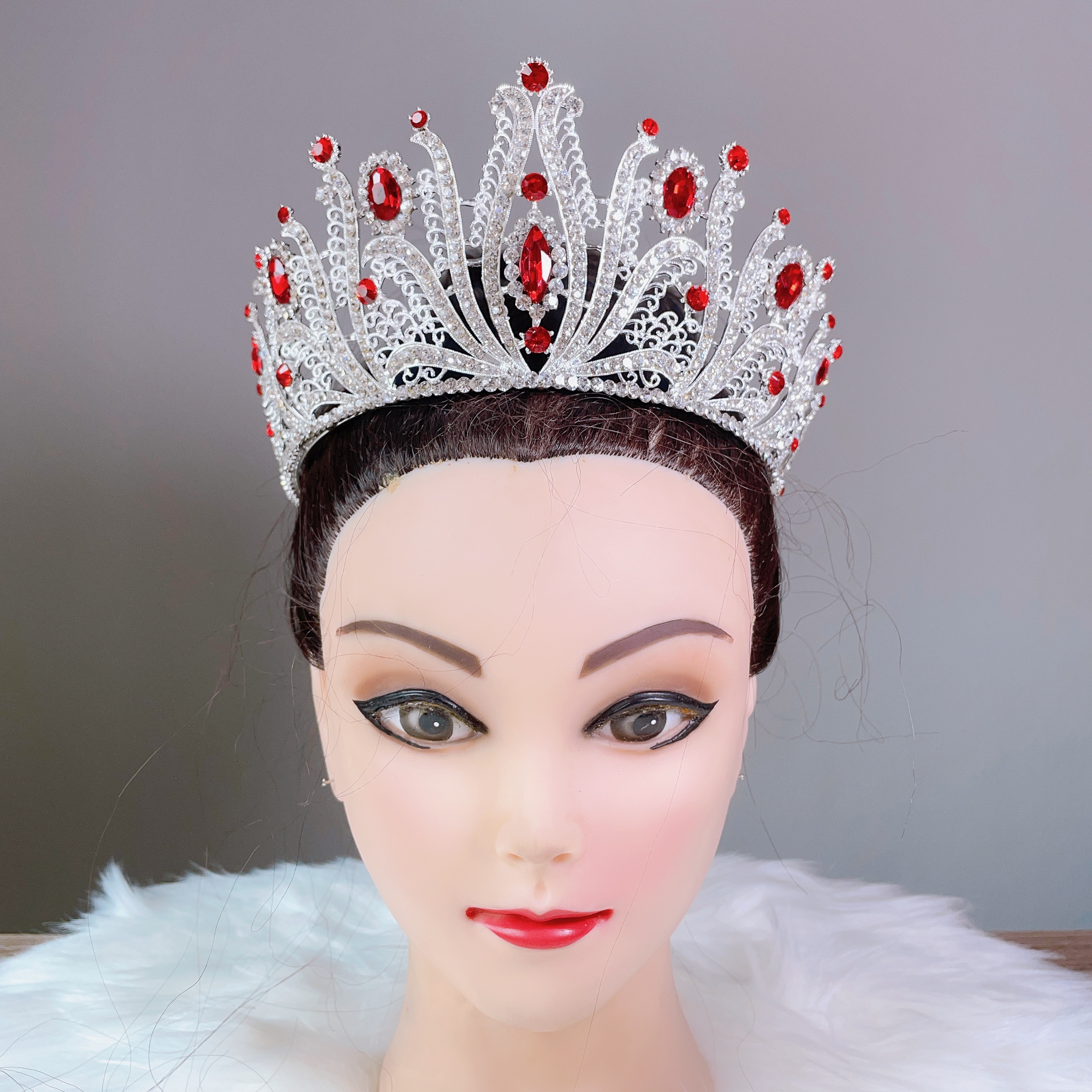 (พร้อมส่ง) เทียร่า 395 สีแดง มงกุฎนางงาม มงกุฎเจ้าสาว มงกุฎเพชร งานพรีเมี่ยม สินค้าพร้อมส่งจากไทย