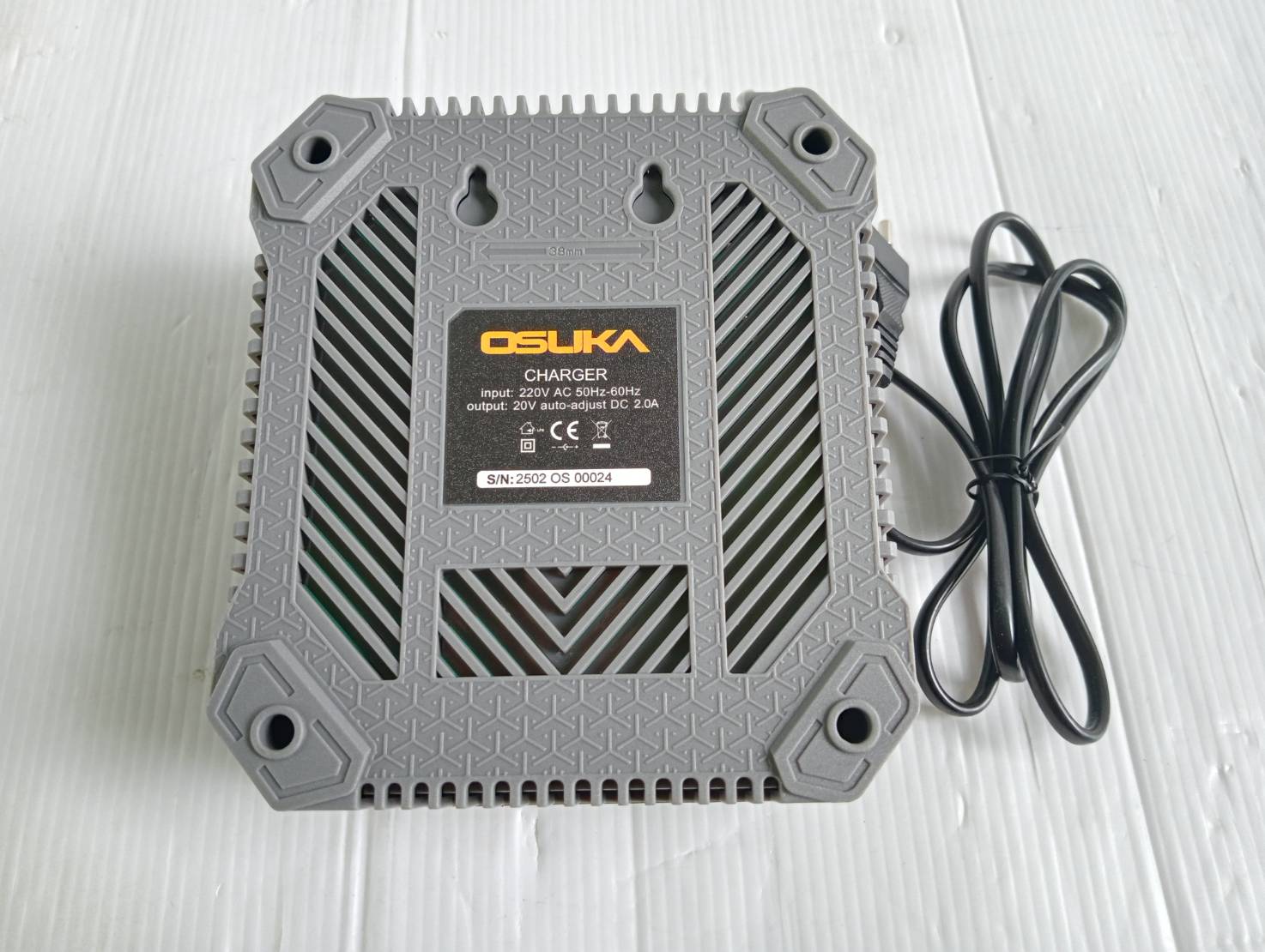 แท่นชาร์จแบตเตอรี่ Fast Charge 2.0A OSCBC104 OSUKA