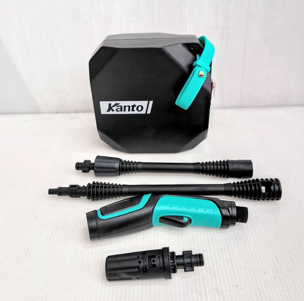 KANTO เครื่องอัดฉีดแบตเตอรี่ 265 วัตต์ รุ่น SMART20 DC-18V ไร้สาย 30-50BAR น้ำหนักเบา พกพาสะดวก ครบชุด(ฟรีน้ำยาล้าง+ผ้า) อัดฉีด