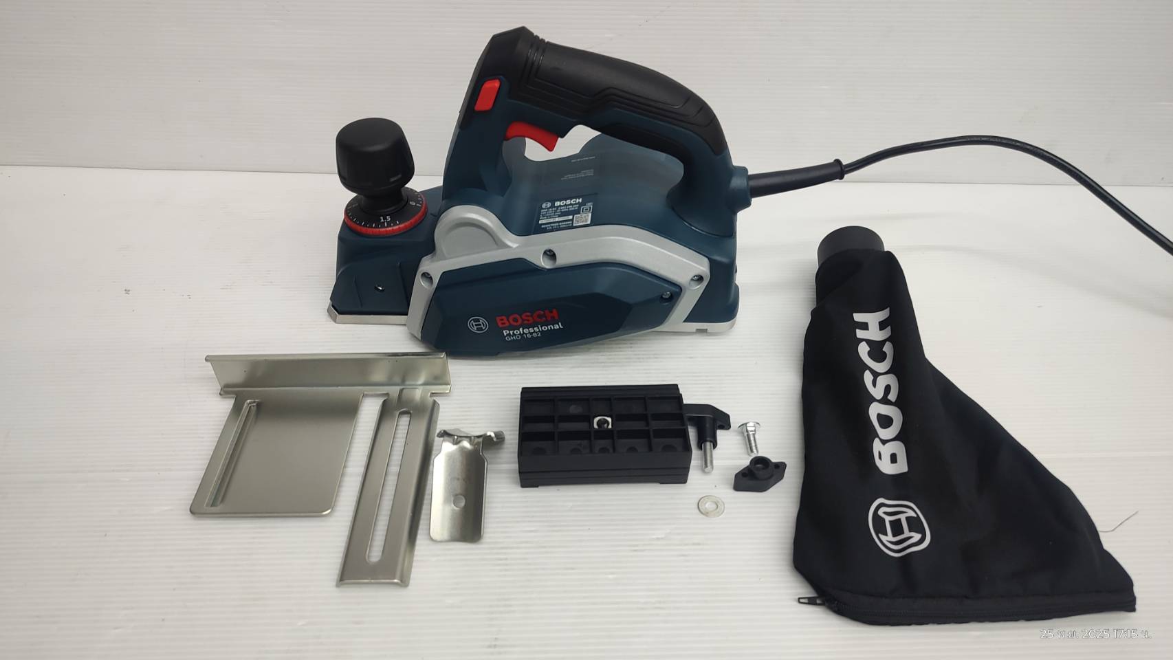 กบไฟฟ้า3" GHO16-82 BOSCH 06015962K0