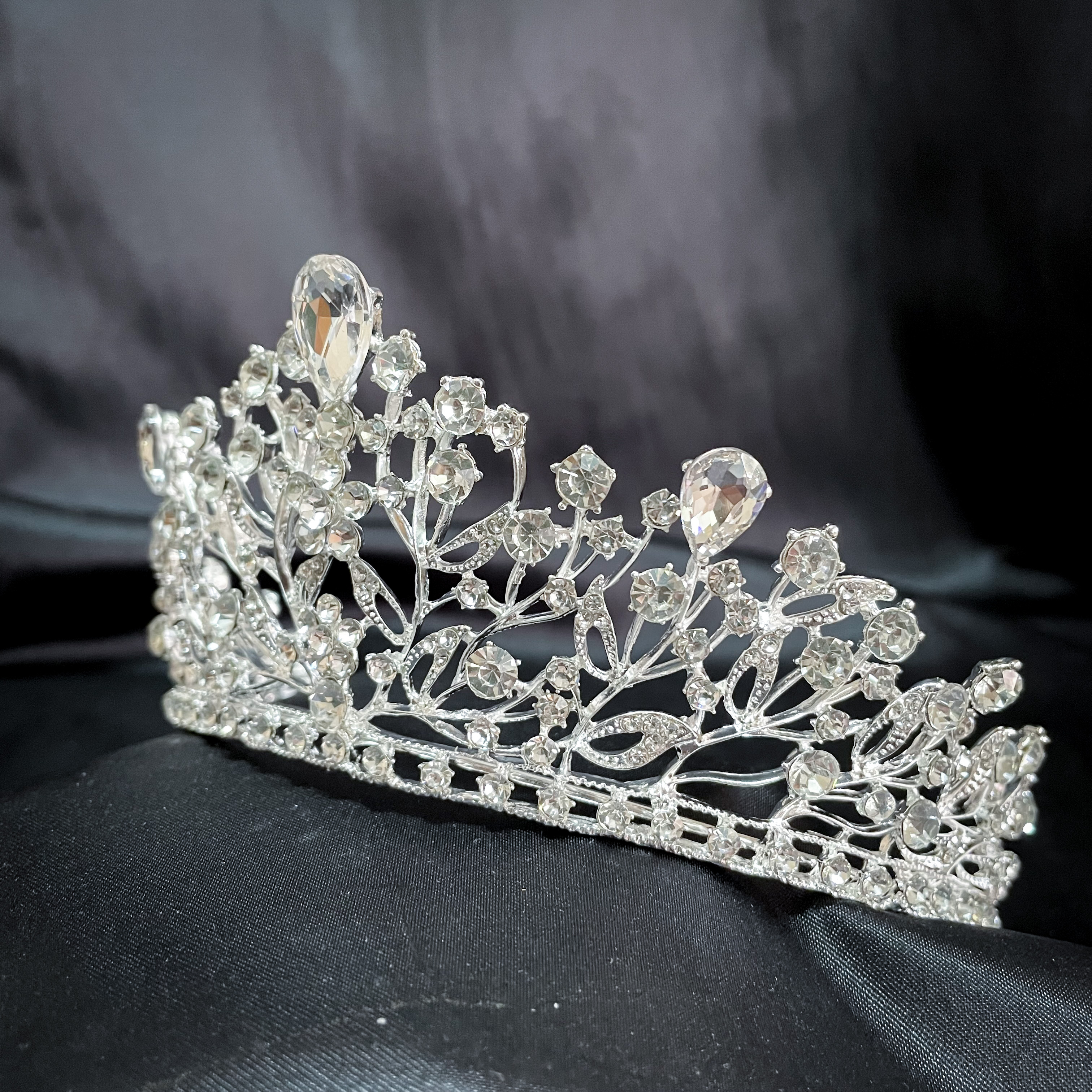 (พร้อมส่ง) เทียร่า 239 สีเงิน มงกุฎนางงาม มงกุฎเจ้าสาว งานสวย ปราณีต QCเพชรทุกเม็ด สินค้าพร้อมส่งจากไทย
