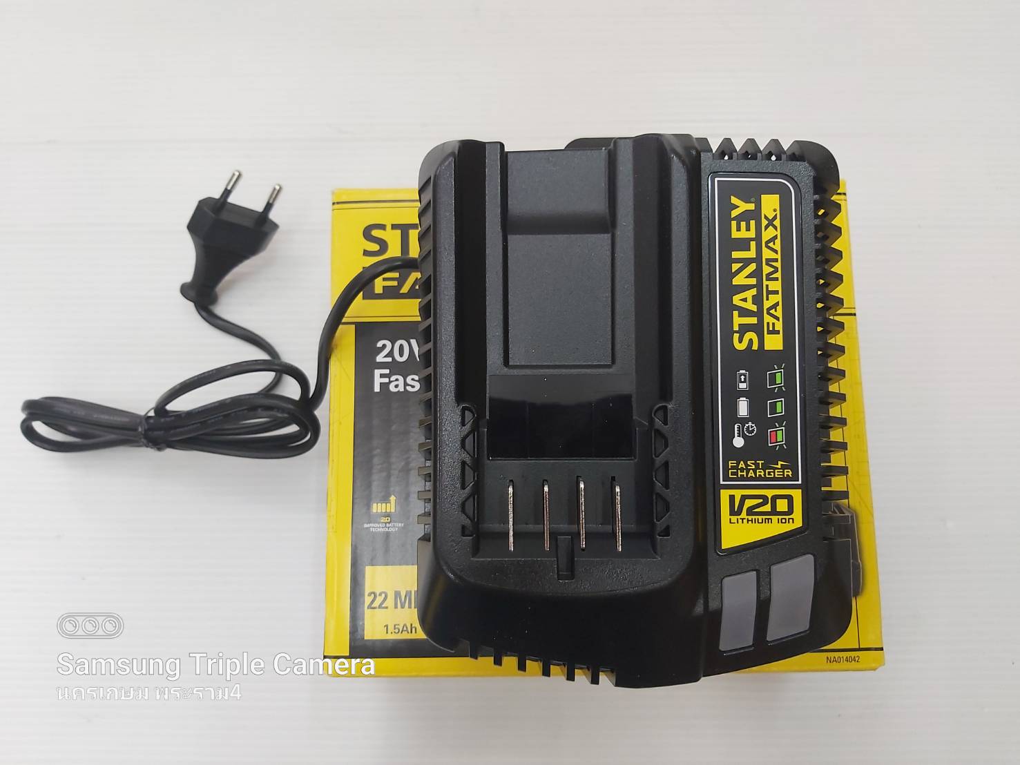 แท่นชาร์จ แบบเร็ว 20V /4A SC401 STANLEY