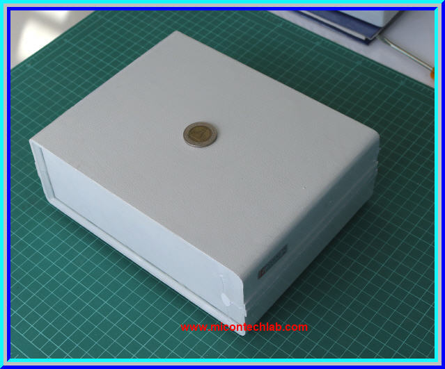 1x กล่อง FB06 สีขาว ขนาด 215x168x78 มม. Future Box