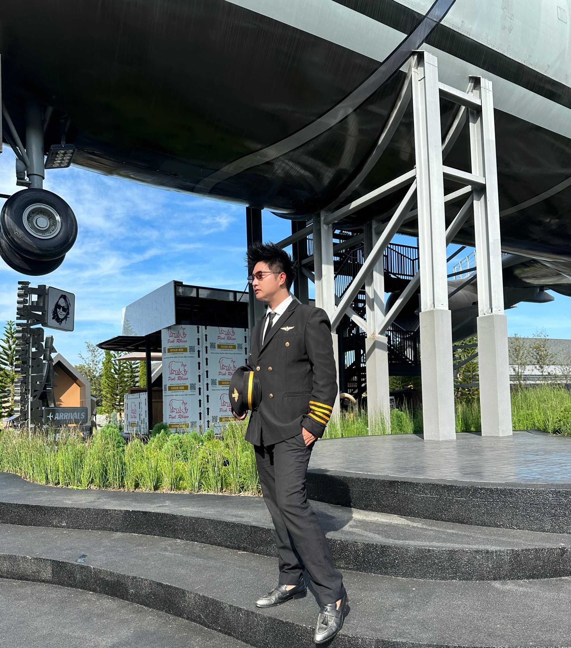 ชุดกัปตันเครื่องบิน / ชุดสจ๊วต / ชุดนักบิน / ชุดคนขับเครื่องบิน / ชุดสายการบิน / ชุดอาชีพในฝัน